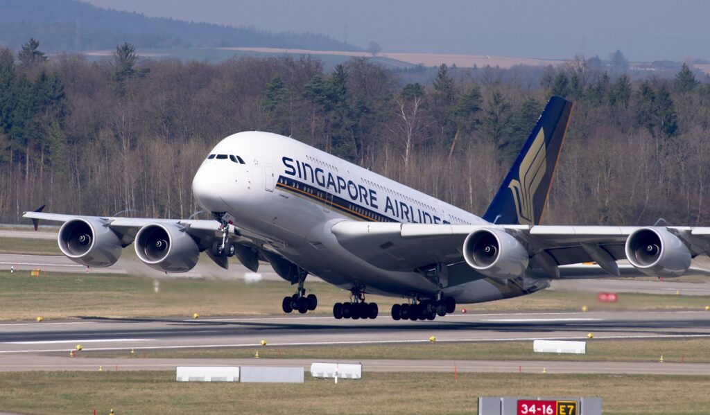 aircraft-2163502_1920